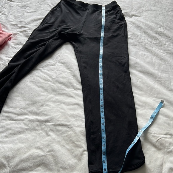 Lululemon pants, straight leg, high rise, black size 4 - Picture 14 of 16